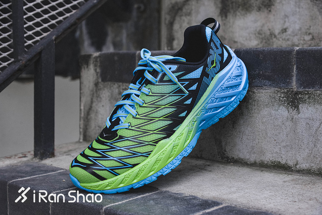 开箱 | HOKA ONE ONE Clayton 2 惊人厚底能带来多少惊喜？