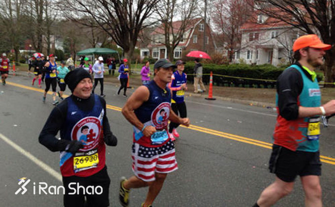 波士顿马拉松 | 独角兽指引下的名人们
