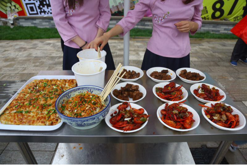 就算大雨倾城，亦赴汉马之约