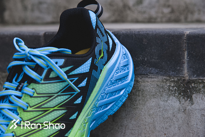 开箱 | HOKA ONE ONE Clayton 2 惊人厚底能带来多少惊喜？