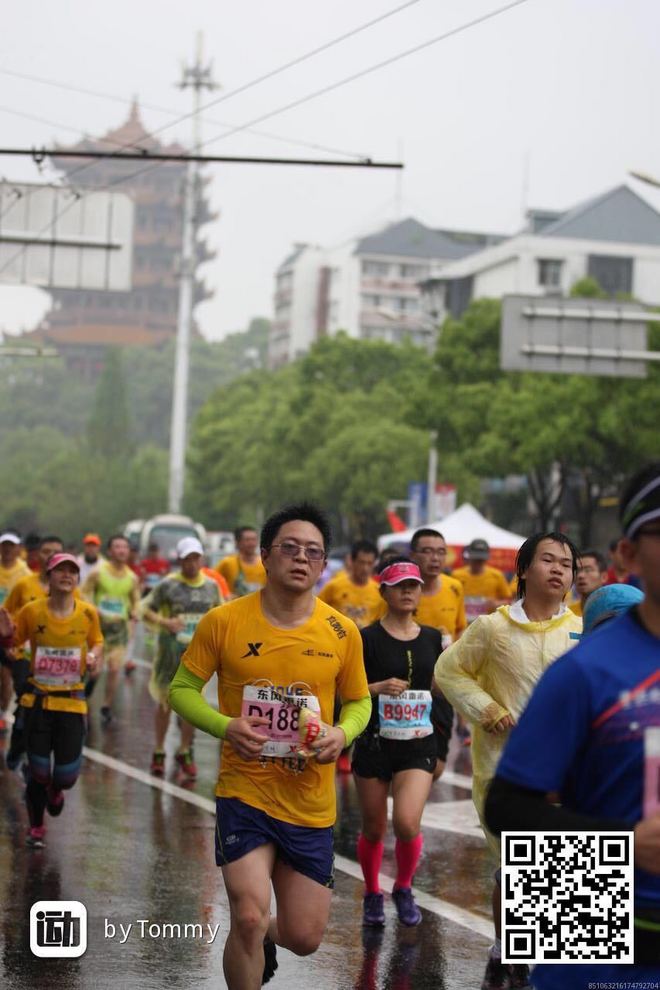 雨中汉马，每一步都是超越