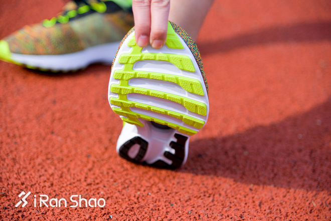 跑鞋 | 李宁LINING超轻十四 风华不绝代