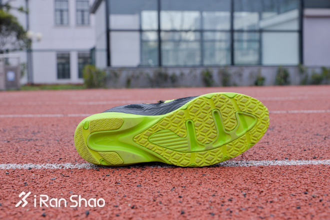 TopX | 性价比为王 200块的跑鞋真的能跑步么？