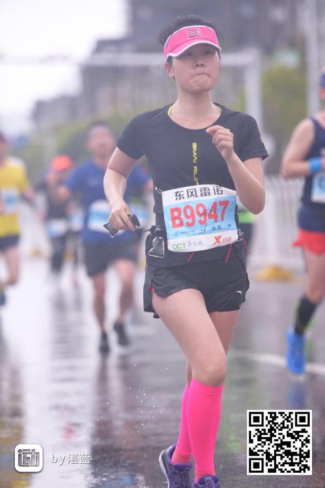 雨中汉马，每一步都是超越