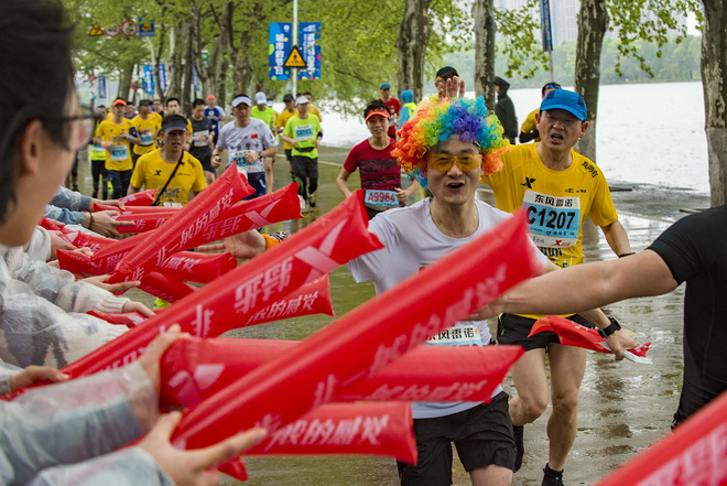 就算大雨倾城，亦赴汉马之约