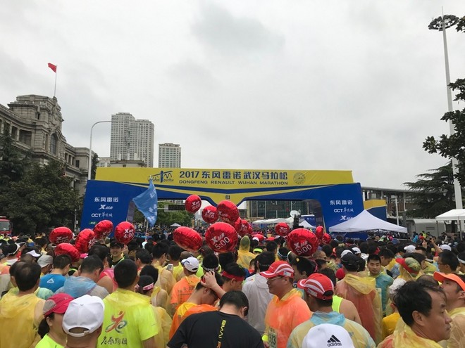 大江大湖大武汉，大风大雨大突破