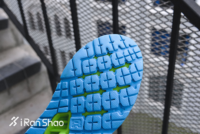 开箱 | HOKA ONE ONE Clayton 2 惊人厚底能带来多少惊喜？