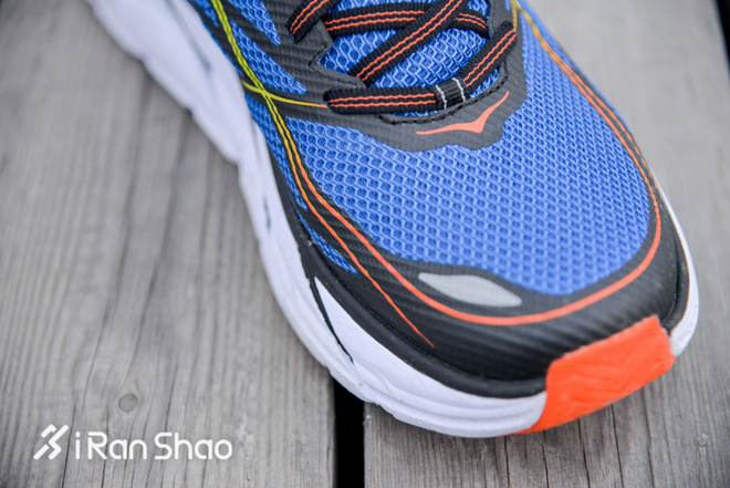 跑鞋 | HOKA ONE ONE Clifton 3 踩着厚底飞翔