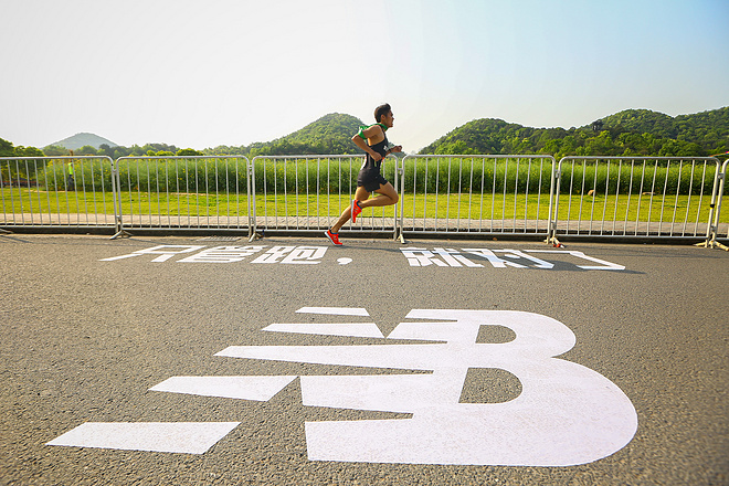#致未来的我# 2017 New Balance中国大学生校园路跑接力赛华东赛区西子湖畔开跑