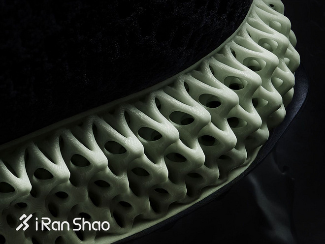 一周新鲜装备资讯 | 从水里捞出的中底 脚感更出色？