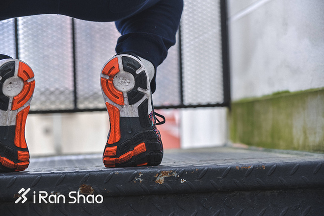 跑鞋 | UA SpeedForm Velociti RE 智能跑鞋能不能跑？