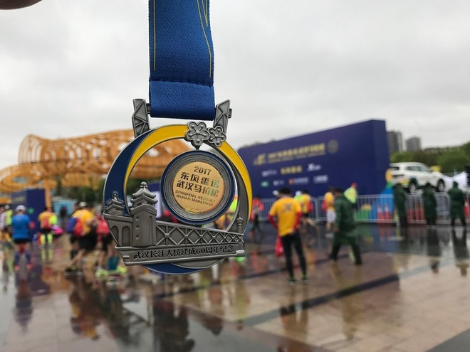 大江大湖大武汉，大风大雨大突破