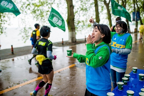 就算大雨倾城，亦赴汉马之约