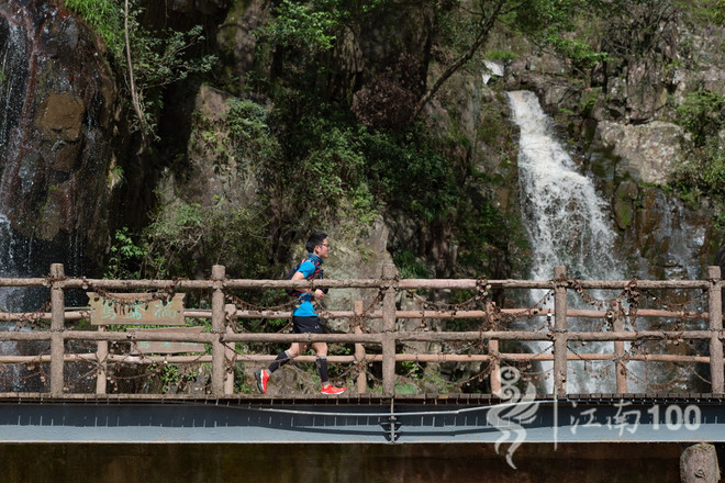江南100赛报 | 高温虐站，勇者胜