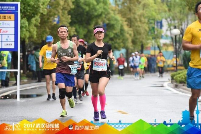 雨中汉马，每一步都是超越