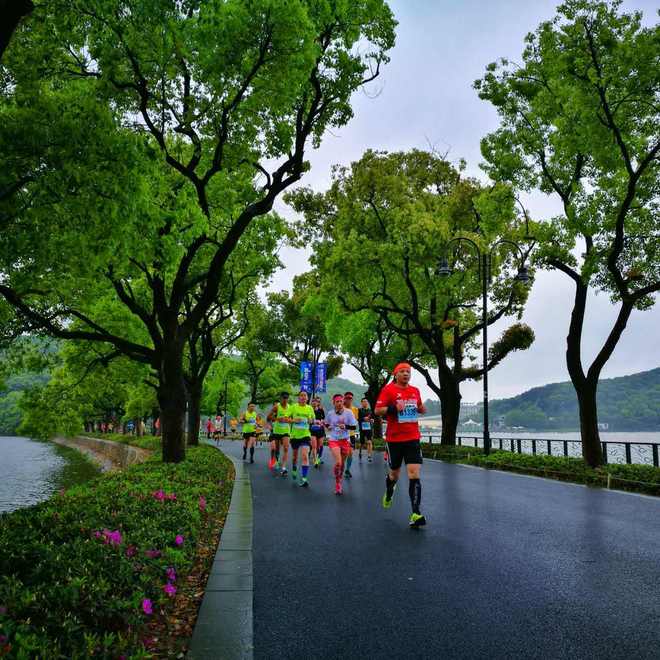 就算大雨倾城，亦赴汉马之约