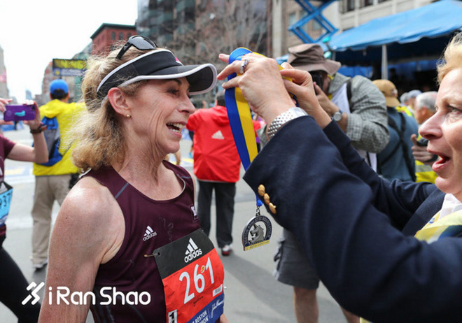 波士顿马拉松 | 独角兽指引下的名人们