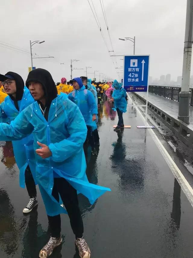 【我的“汉马”，我的城】