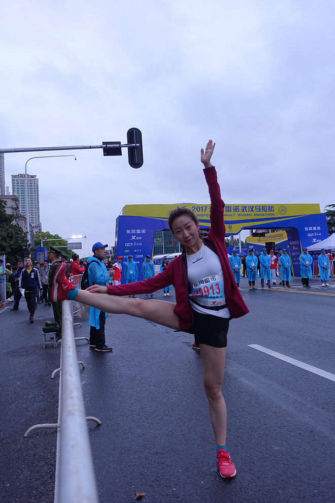就算大雨让这座城市颠倒 我依然奔跑