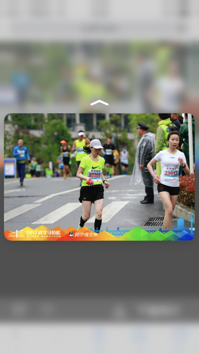 就算大雨让这座城市颠倒 我依然奔跑