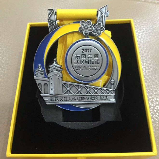 首次汉马、首次雨中跑、首次半马破2