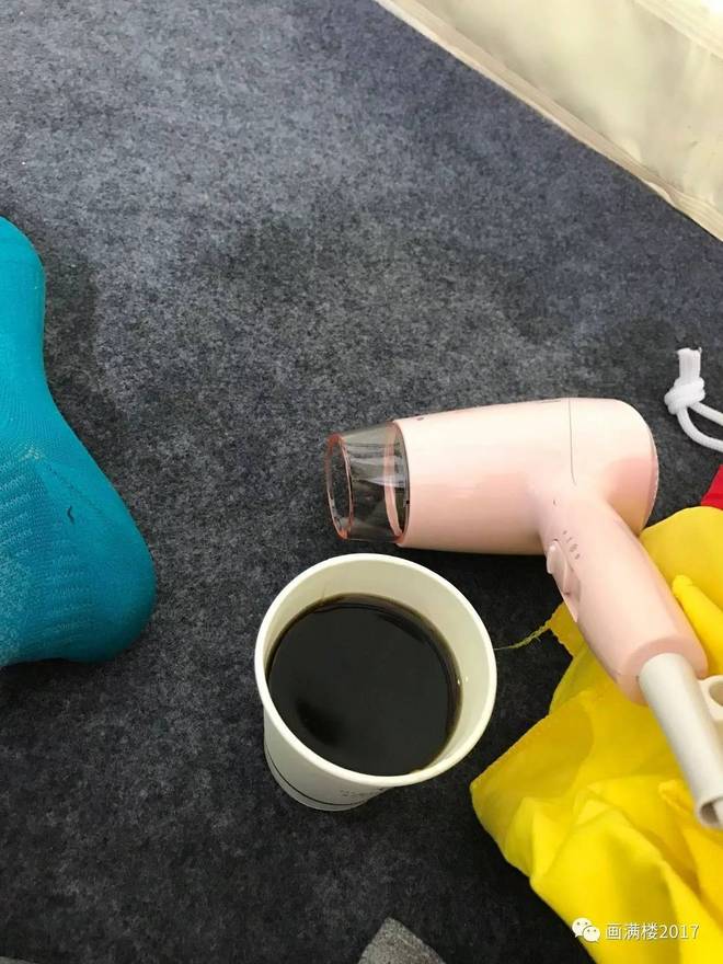 就算大雨让这座城市颠倒 我依然奔跑