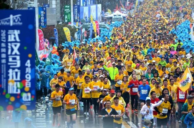 汉马：人生第一个全马湿身纪念