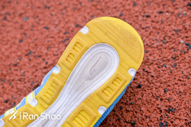 TopX | 性价比为王 200块的跑鞋真的能跑步么？