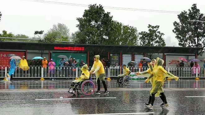 【心中有爱 四季不败】