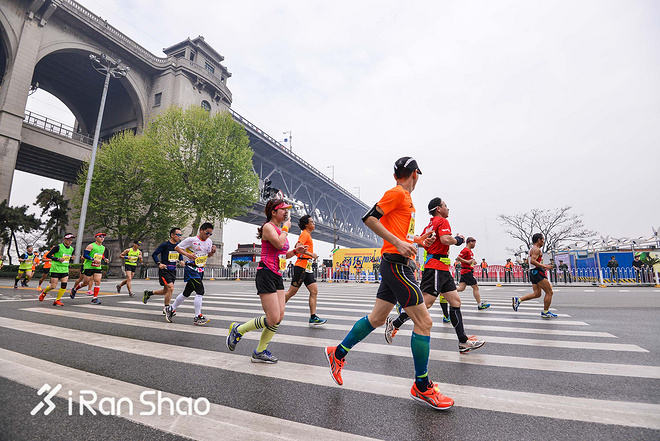 一城两江三镇四桥五湖 | 2017 武汉马拉松探路视频