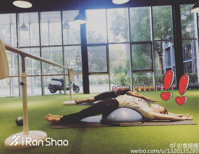 热点 | 马甲线女王袁姗姗 被群嘲后靠“炫腹”转型