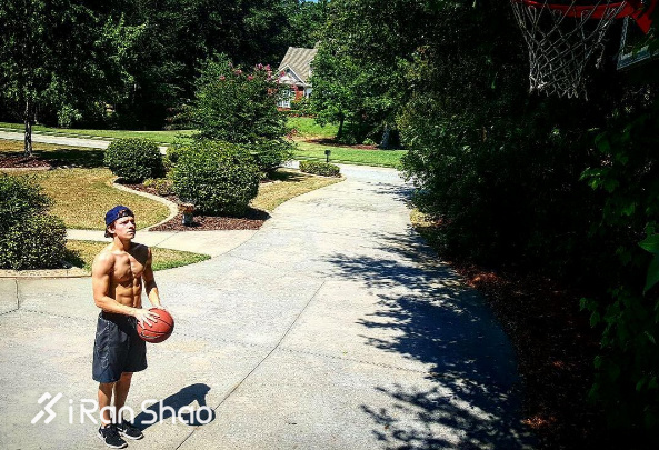 蜘蛛侠又翻拍 荷兰弟和前辈们有什么不一样