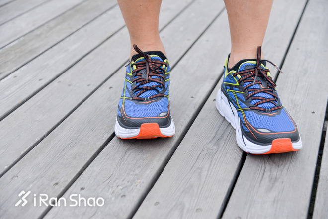 跑鞋 | HOKA ONE ONE Clifton 3 踩着厚底飞翔