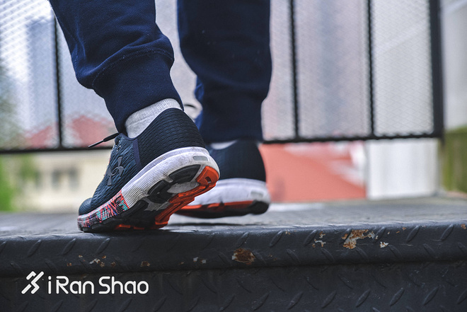 跑鞋 | UA SpeedForm Velociti RE 智能跑鞋能不能跑？