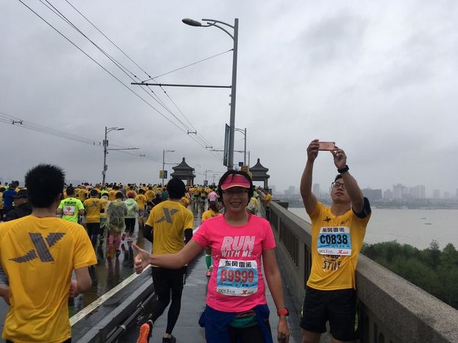 每个在外漂泊的人，都有一个渴望回去的故乡——纪念我的首次“汉马”