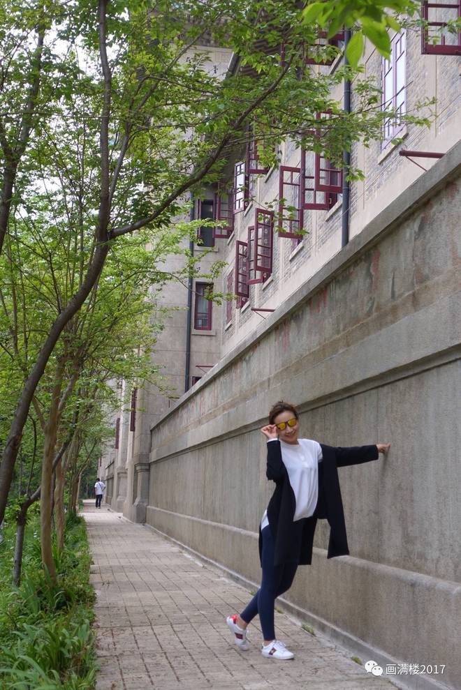 就算大雨让这座城市颠倒 我依然奔跑