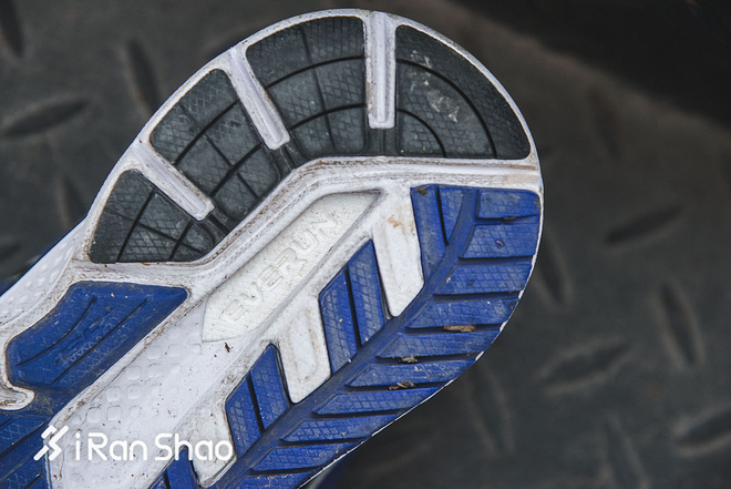 跑鞋 | 这是最出色的ISO一代？Saucony Triumph ISO 3深度评测