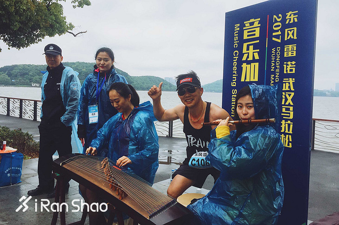 热点 | 大武汉马 马拉松二年级生的完美表现