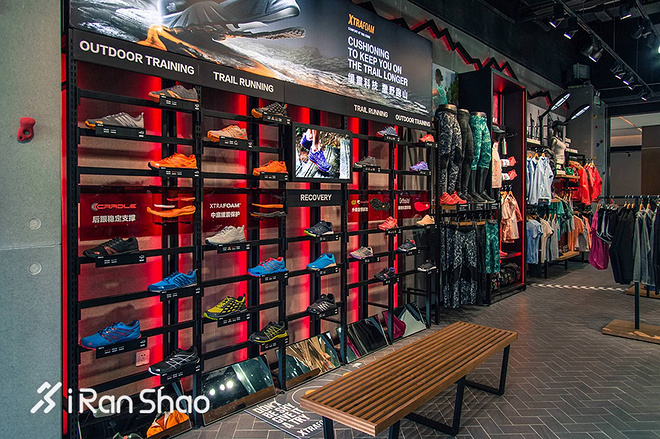 一周新鲜装备资讯 | 全美运动鞋Top10榜单 你猜都有谁