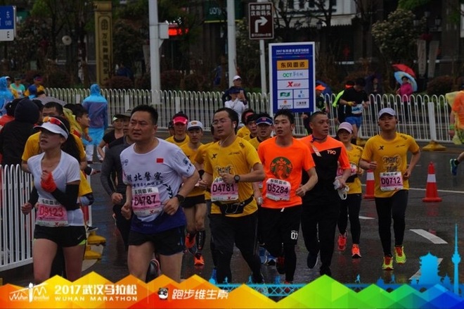 风雨中的独家记忆－－－一个跑渣的汉马手记