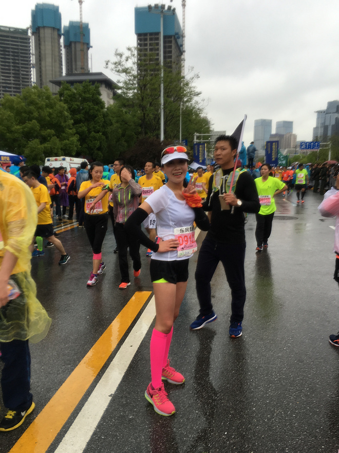 风雨中的独家记忆－－－一个跑渣的汉马手记