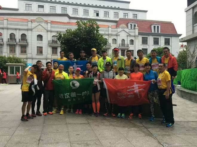 首次汉马、首次雨中跑、首次半马破2