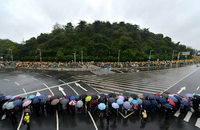 汉马，以人民的名义去追—记2017.4.9武汉马拉松
