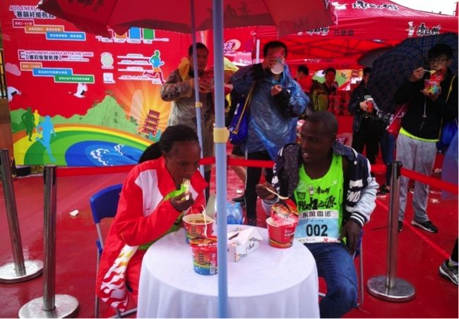 2017年汉马：狂风大雨中，总有N个理由让你坚持完赛