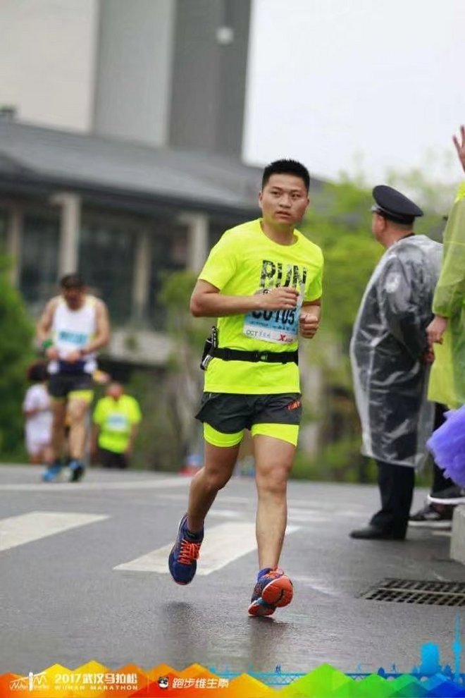 披上黄袍，投入雨战----汉马赛后小记