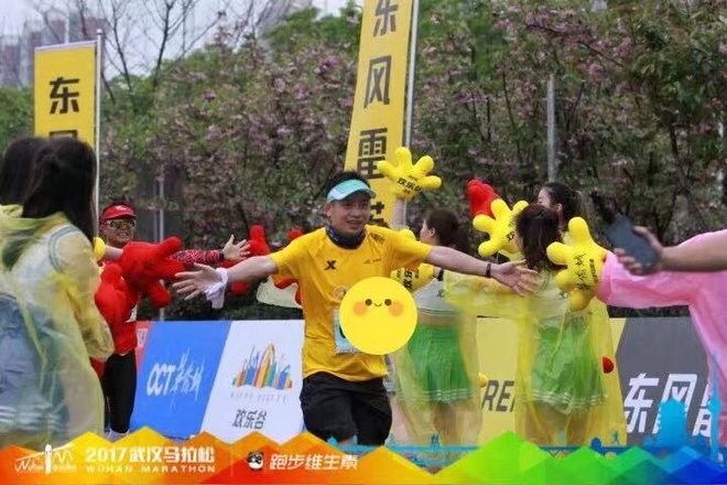 披上黄袍，投入雨战----汉马赛后小记