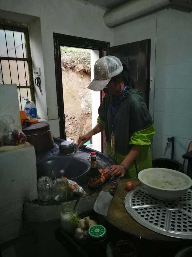 四明山，樱花海棠开，观赤霞远燃沧海