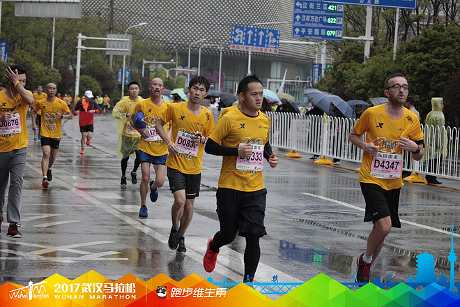 首次汉马、首次雨中跑、首次半马破2