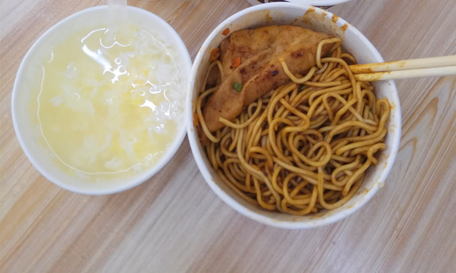 跑过风雨跑过你，跑出更好的自己-武汉马拉松