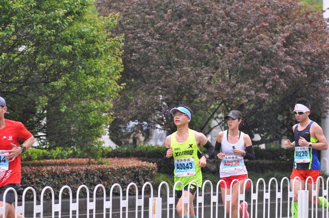 跑过风雨跑过你，跑出更好的自己-武汉马拉松